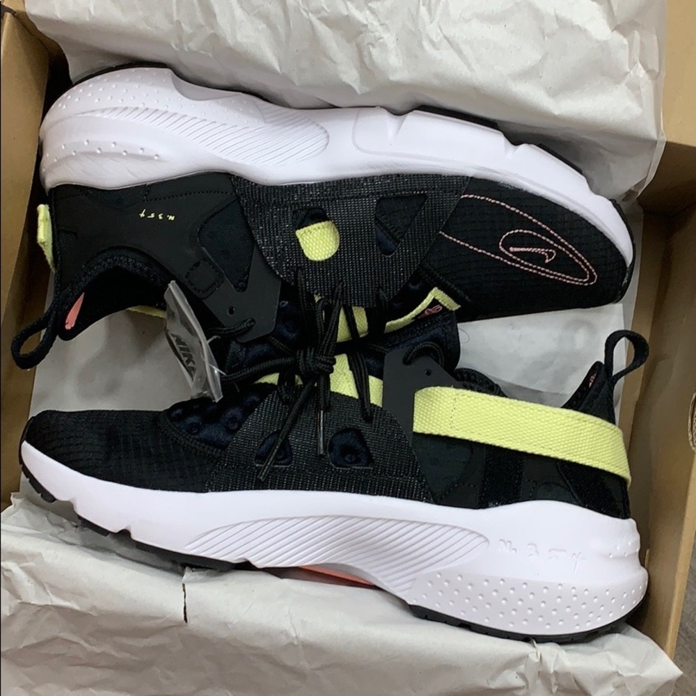 NIKE HUARACHE-TYPE black/pink TNT-black-zinnia - Picture 12 of 16